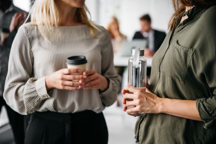 Koud of warm water drinken: wat is beter voor je?