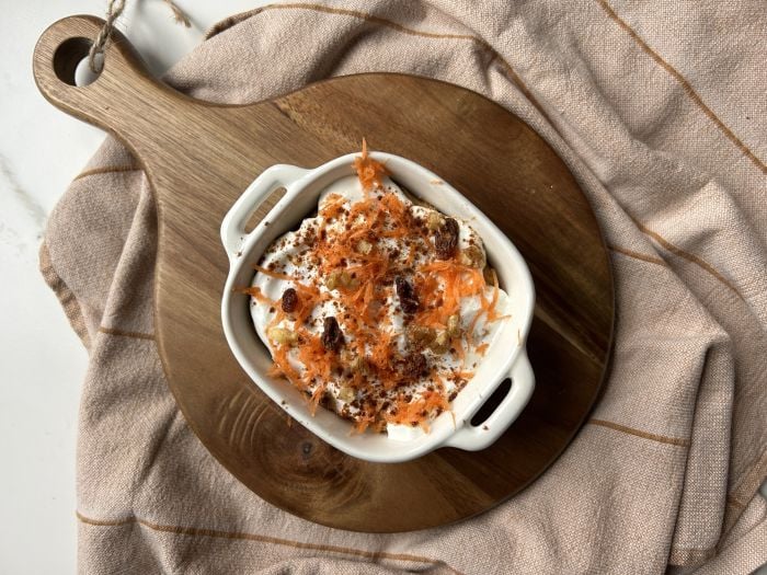 Carrot cake baked oats (vegan)