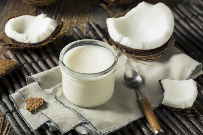 Oil pulling: gevaarlijk of effectief voor je mond?