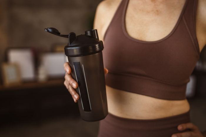 Whey protein nadelen: zit er een keerzijde aan dit eiwitpoeder?