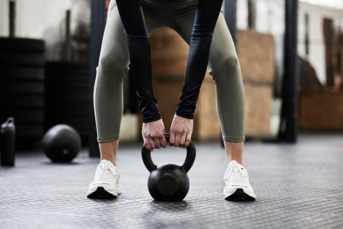Hoe afvallen met krachttraining werkt: 6 tips voor gewichtsverlies