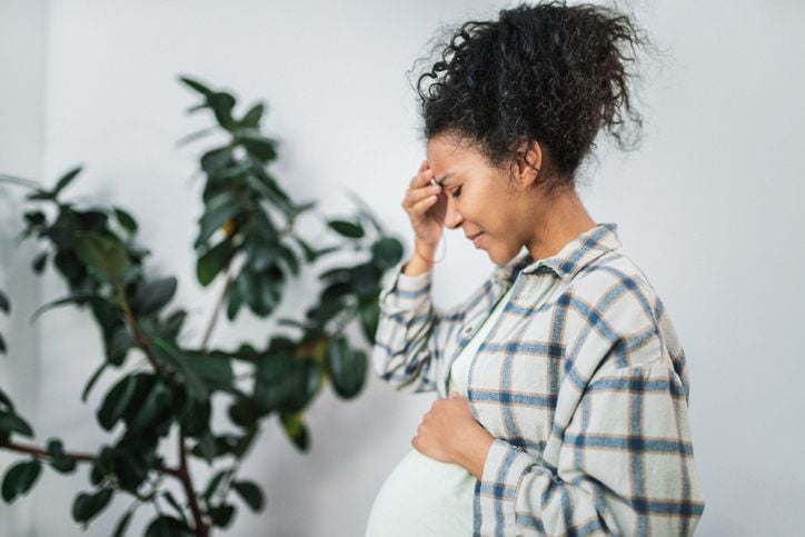 Zwanger en hoofdpijn? 8 tips om het te verlichten Zwanger en hoofdpijn? 8 tips om het te verlichten