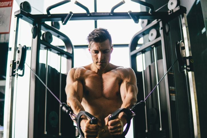 Borstspieren trainen: de 8 beste oefeningen