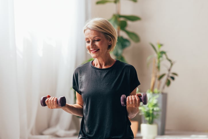 Vrouw aan het sporten